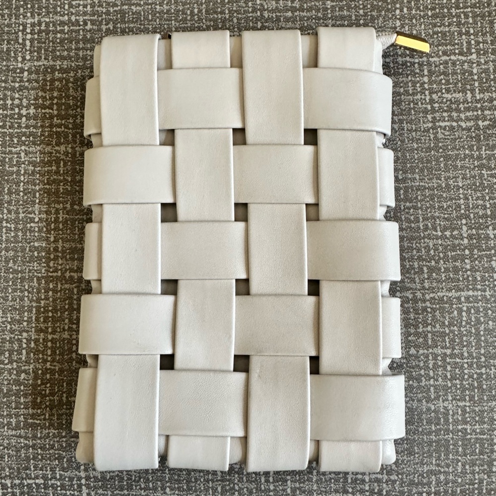 Remi and Reid LINDY WOVEN CELLPHONE OFF-WHITE (straps not included) crossbodyβ